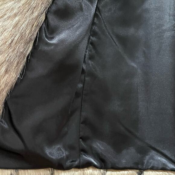 Fabulous Furs by Donna Salyers Faux Fur Long Vest Size XS - Picture 8 of 8